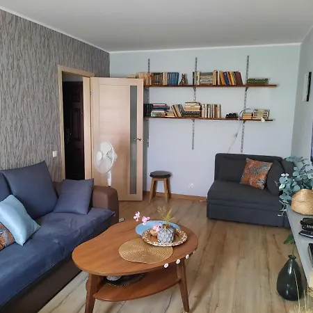 Cosy 10 Min From Center Apartment